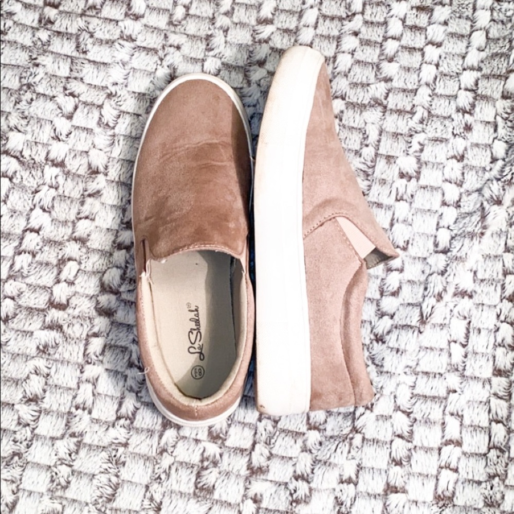 SOLD⚠️Tan Sneaker Shoes